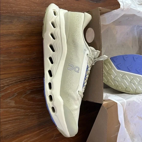 On Running Cloudsurfer Trail Waterproof Mens Running shoes NWT - Picture 4 of 4